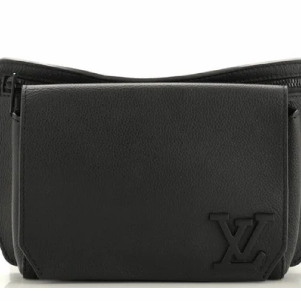 Louis Vuitton Textured Gray Leather Accessory